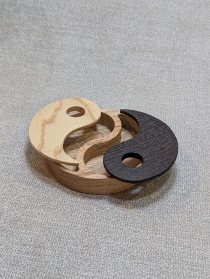 Yin and Yang Jewelry Box: Handcrafted Elegance in Natural Wood - Image 5