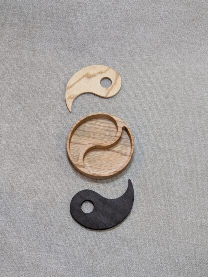 Yin and Yang Jewelry Box: Handcrafted Elegance in Natural Wood - Image 3